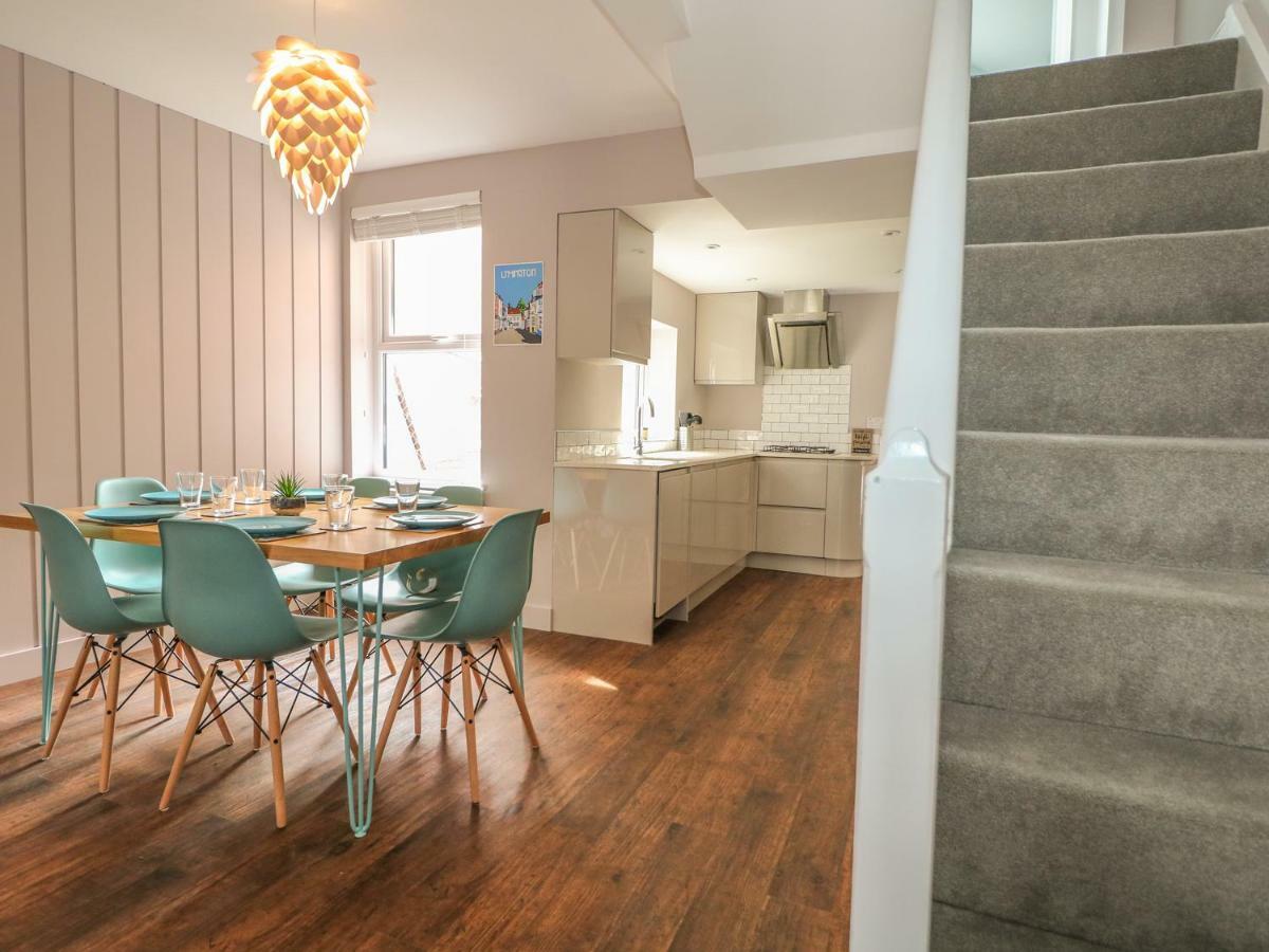 Number 7 Villa Lymington Bagian luar foto