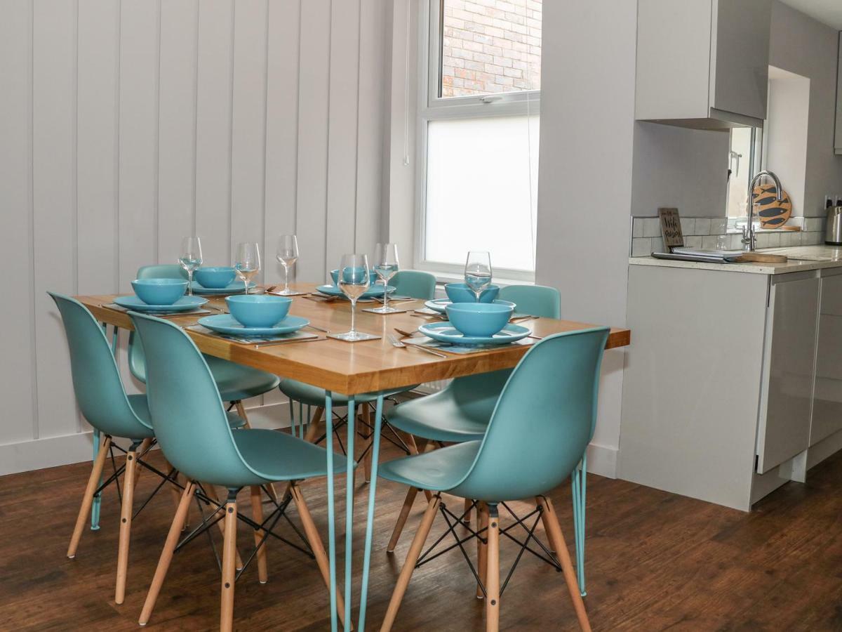 Number 7 Villa Lymington Bagian luar foto