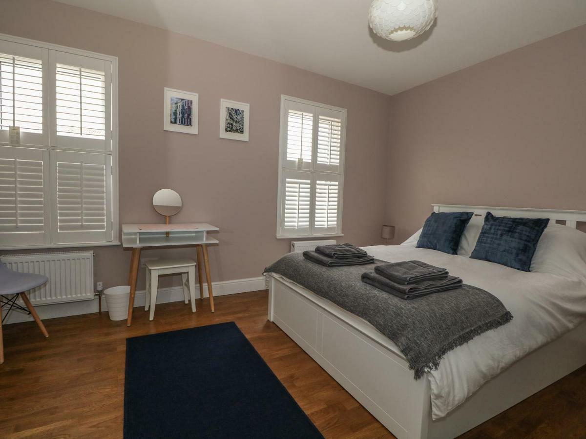 Number 7 Villa Lymington Bagian luar foto