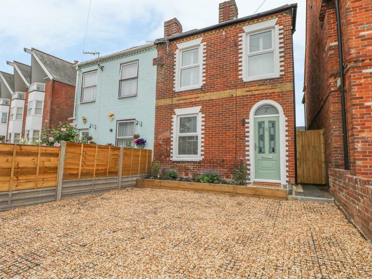 Number 7 Villa Lymington Bagian luar foto