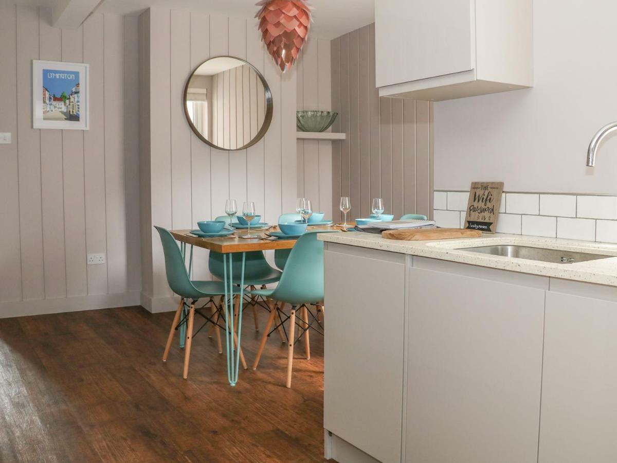 Number 7 Villa Lymington Bagian luar foto