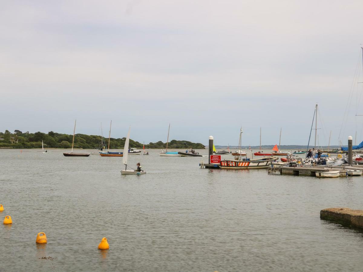 Number 7 Villa Lymington Bagian luar foto